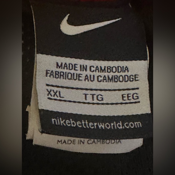 Nike Men’s Board Shorts XXL Black Red Swim Trunks Recycled Polyester - Picture 3 of 5